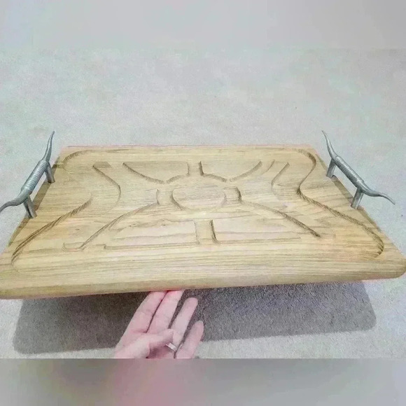 vintage wood serving tray metal longhorn handles very solid excellent condition - Picture 9 of 9